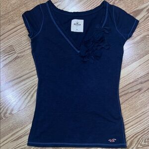 Hollister Women's Dark Blue V-Neck Tee